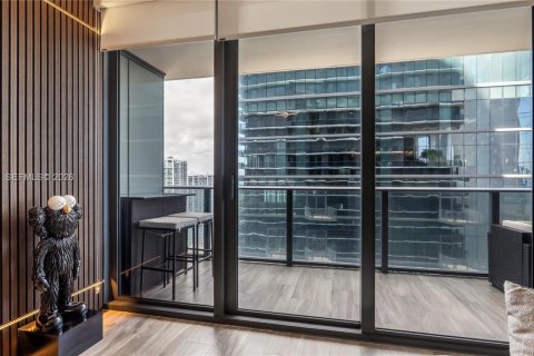 Condominio en venta en Miami, Florida, 1 dormitorio, 80.45 m2 № 2081241 - foto 2