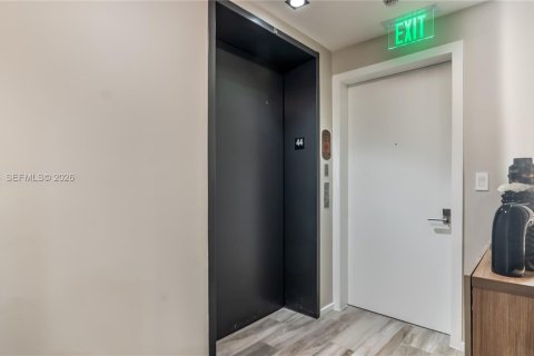 Condominio en venta en Miami, Florida, 1 dormitorio, 80.45 m2 № 2081241 - foto 28