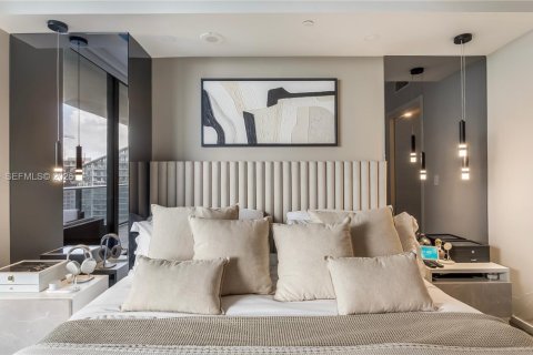 Condominio en venta en Miami, Florida, 1 dormitorio, 80.45 m2 № 2081241 - foto 3