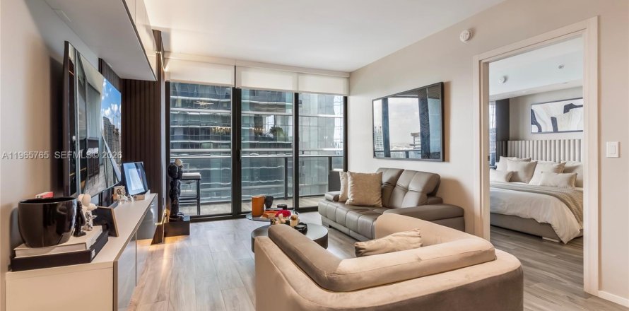 Estudio en el Condominio en Miami, Florida  № 2081241