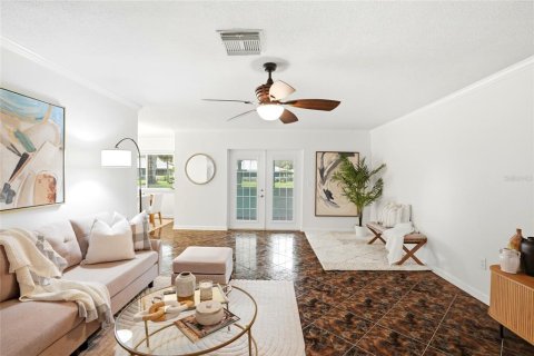 Villa ou maison à vendre à Largo, Floride: 2 chambres, 103.12 m2 № 2209147 - photo 6