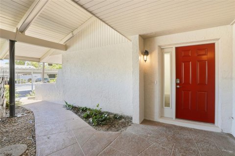 Villa ou maison à vendre à Largo, Floride: 2 chambres, 103.12 m2 № 2209147 - photo 3