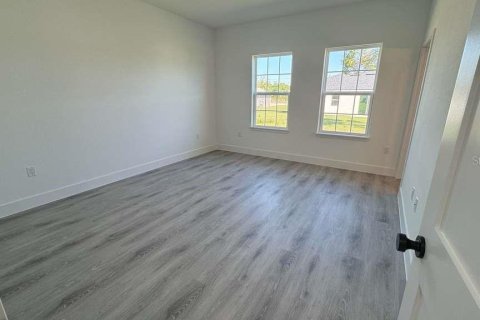 House in Ocala, Florida 4 bedrooms, 164.81 sq.m. № 2211893 - photo 13
