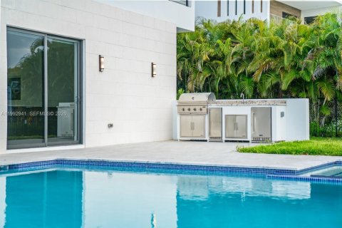 Снять в аренду виллу или дом в Уэстон, Флорида 5 спален, 498.7м2, № 2062842 - фото 25