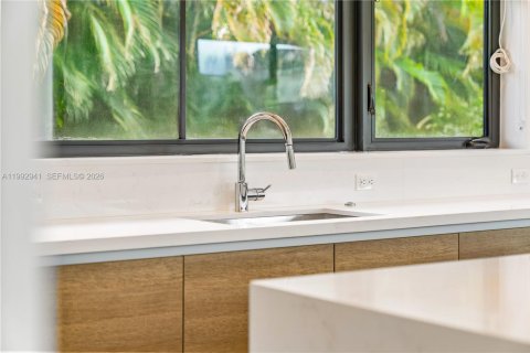 Снять в аренду виллу или дом в Уэстон, Флорида 5 спален, 498.7м2, № 2062842 - фото 17