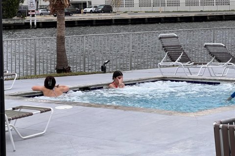 Снять в аренду кондоминиум в Халландейл-Бич, Флорида 2 спальни, 99.87м2, № 2006187 - фото 17