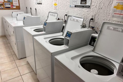 Снять в аренду кондоминиум в Халландейл-Бич, Флорида 2 спальни, 99.87м2, № 2006187 - фото 14