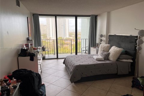 Снять в аренду кондоминиум в Халландейл-Бич, Флорида 2 спальни, 99.87м2, № 2006187 - фото 8