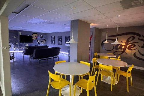 Снять в аренду кондоминиум в Халландейл-Бич, Флорида 2 спальни, 99.87м2, № 2006187 - фото 25