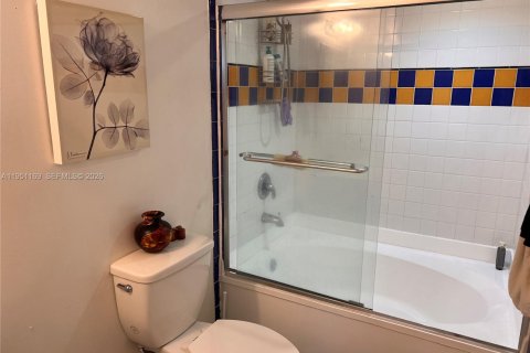 Снять в аренду кондоминиум в Халландейл-Бич, Флорида 2 спальни, 99.87м2, № 2006187 - фото 9