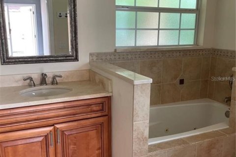 Townhouse in Winter Park, Florida 3 bedrooms, 157.93 sq.m. № 2122994 - photo 23