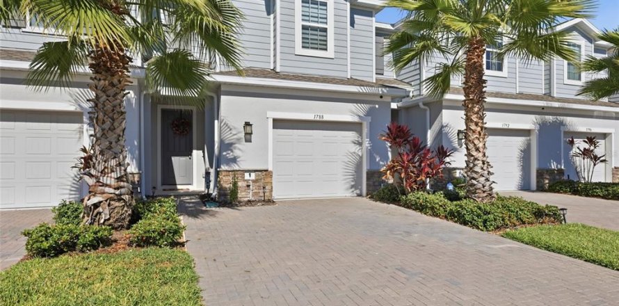 Adosado en Minneola, Florida 3 dormitorios, 173.36 m2 № 2166140