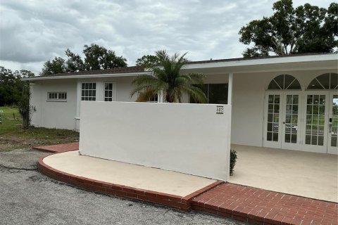 House in Sarasota, Florida 3 bedrooms, 222.97 sq.m. № 2213253 - photo 2
