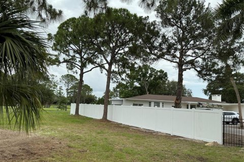 House in Sarasota, Florida 3 bedrooms, 222.97 sq.m. № 2213253 - photo 5