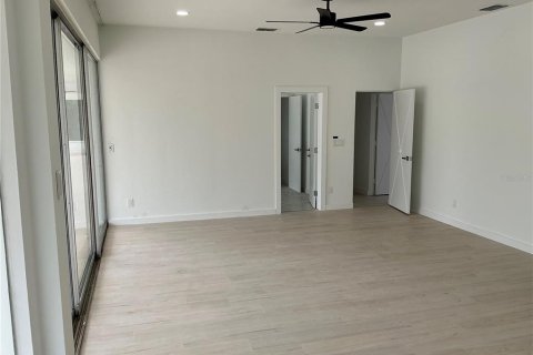House in Sarasota, Florida 3 bedrooms, 222.97 sq.m. № 2213253 - photo 17