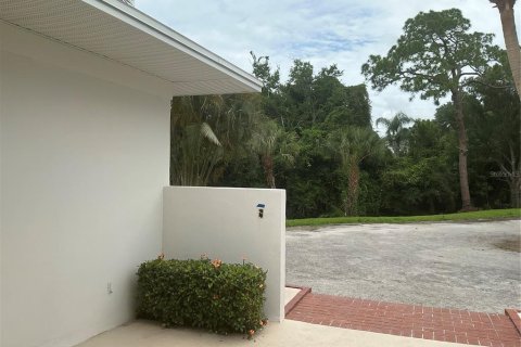 House in Sarasota, Florida 3 bedrooms, 222.97 sq.m. № 2213253 - photo 7