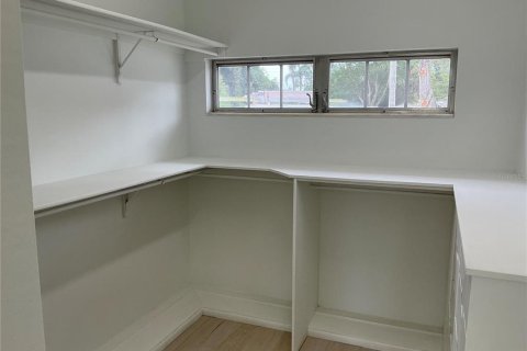 House in Sarasota, Florida 3 bedrooms, 222.97 sq.m. № 2213253 - photo 20
