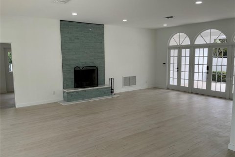 House in Sarasota, Florida 3 bedrooms, 222.97 sq.m. № 2213253 - photo 12