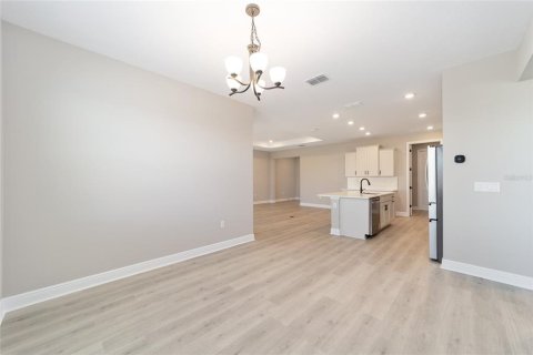 House in Ocala, Florida 2 bedrooms, 159.61 sq.m. № 2229349 - photo 13