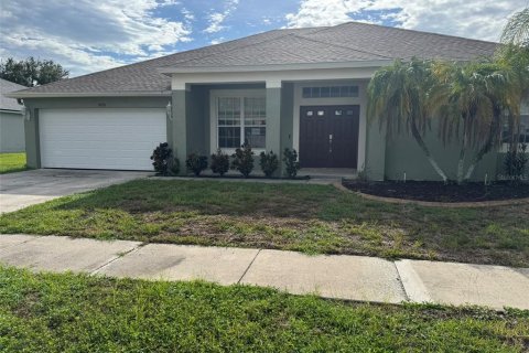 House in Land O' Lakes, Florida 4 bedrooms, 281.77 sq.m. № 2316665