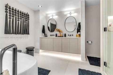 Copropriété à vendre à Aventura, Floride: 3 chambres, 193.24 m2 № 1989445 - photo 11