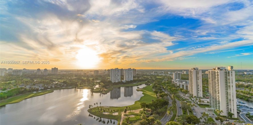 Condo à Aventura, Floride, 3 chambres № 1989445