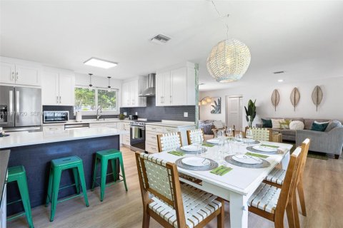 Купить виллу или дом в Лайтхаус-Пойнт, Флорида 3 спальни, 165.83м2, № 2032387 - фото 10