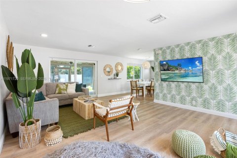 Купить виллу или дом в Лайтхаус-Пойнт, Флорида 3 спальни, 165.83м2, № 2032387 - фото 5