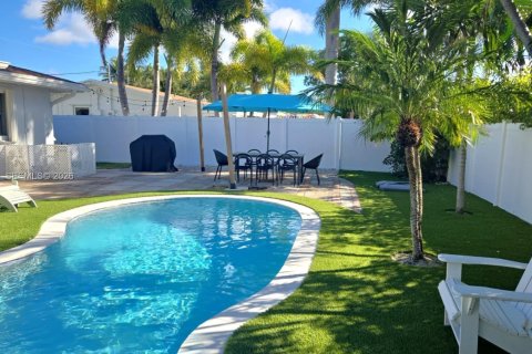 Дом в Лайтхаус-Пойнт, Флорида 3 спальни, 165.83м2 № 2032387