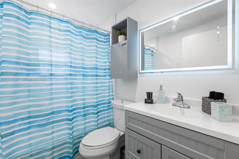 Купить виллу или дом в Лайтхаус-Пойнт, Флорида 3 спальни, 165.83м2, № 2032387 - фото 20