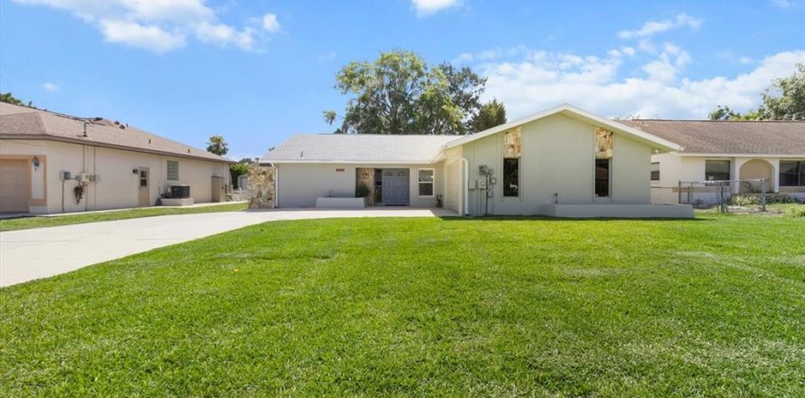 Casa en Crystal River, Florida 3 dormitorios, 201.41 m2 № 1786033