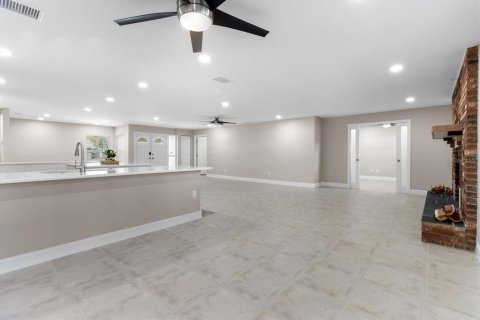 Casa en venta en Crystal River, Florida, 3 dormitorios, 201.41 m2 № 1786033 - foto 12