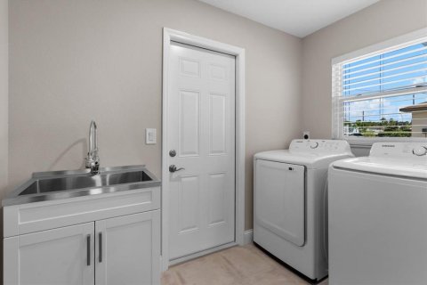 Casa en venta en Crystal River, Florida, 3 dormitorios, 201.41 m2 № 1786033 - foto 27