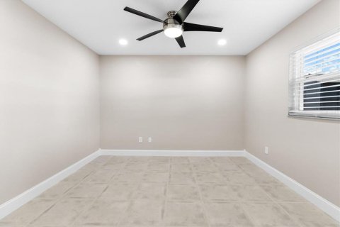 Casa en venta en Crystal River, Florida, 3 dormitorios, 201.41 m2 № 1786033 - foto 25