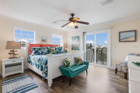 House in Holmes Beach, Florida 3 bedrooms, 211.91 sq.m. № 1642691 - photo 20