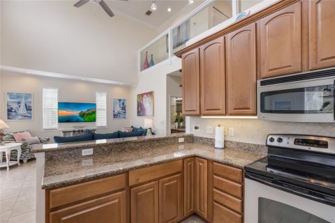 House in Holmes Beach, Florida 3 bedrooms, 211.91 sq.m. № 1642691 - photo 17
