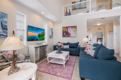 House in Holmes Beach, Florida 3 bedrooms, 211.91 sq.m. № 1642691 - photo 9