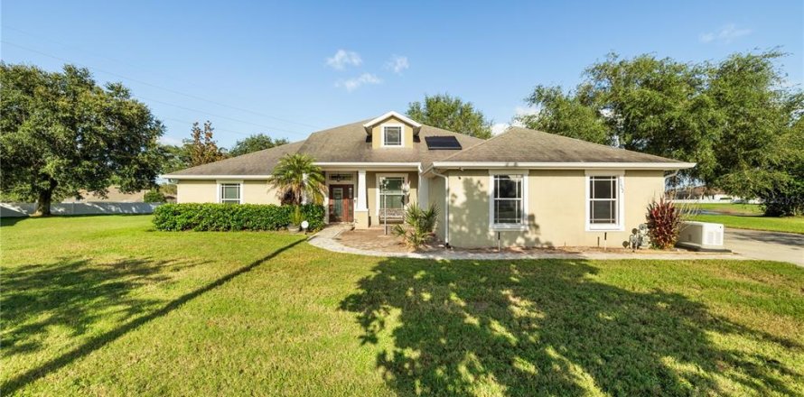 House in Plant City, Florida 4 bedrooms, 211.72 sq.m. № 2425895