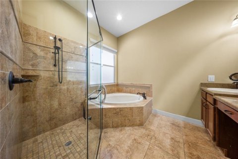 House in Plant City, Florida 4 bedrooms, 211.72 sq.m. № 2425895 - photo 18