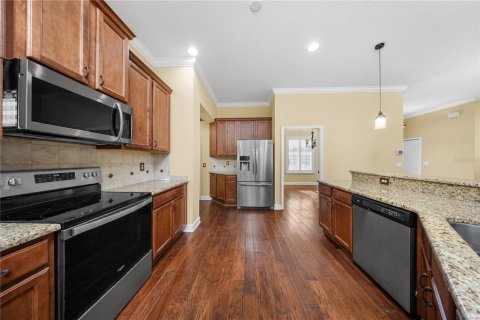 House in Plant City, Florida 4 bedrooms, 211.72 sq.m. № 2425895 - photo 9