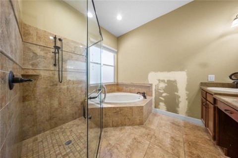 House in Plant City, Florida 4 bedrooms, 211.72 sq.m. № 2425895 - photo 19