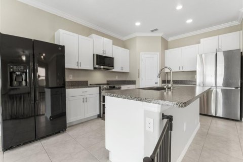 House in Land O' Lakes, Florida 4 bedrooms, 258.64 sq.m. № 1914108 - photo 10