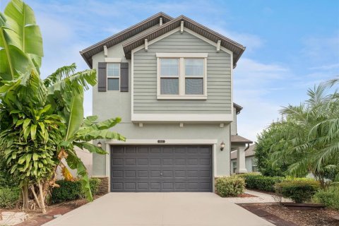 House in Land O' Lakes, Florida 4 bedrooms, 258.64 sq.m. № 1914108 - photo 1