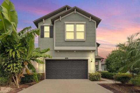 House in Land O' Lakes, Florida 4 bedrooms, 258.64 sq.m. № 1914108 - photo 2