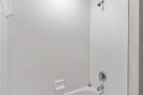 House in Land O' Lakes, Florida 4 bedrooms, 258.64 sq.m. № 1914108 - photo 26