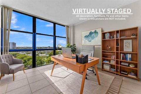 Copropriété à vendre à Hallandale Beach, Floride: 2 chambres, 104.98 m2 № 2083927 - photo 10