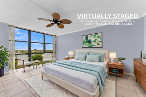 Copropriété à vendre à Hallandale Beach, Floride: 2 chambres, 104.98 m2 № 2083927 - photo 7