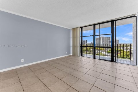 Copropriété à vendre à Hallandale Beach, Floride: 2 chambres, 104.98 m2 № 2083927 - photo 3