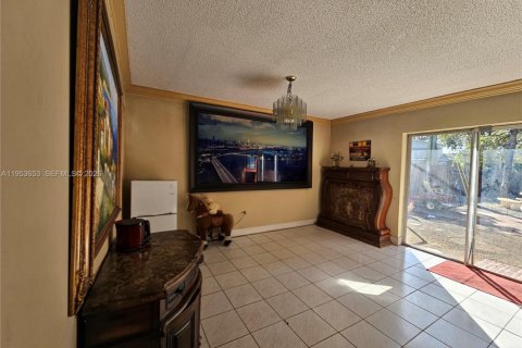 Casa en venta en Miami, Florida, 5 dormitorios, 211.45 m2 № 2007925 - foto 6