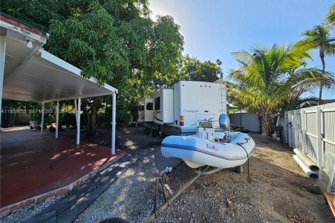 Casa en venta en Miami, Florida, 5 dormitorios, 211.45 m2 № 2007925 - foto 13